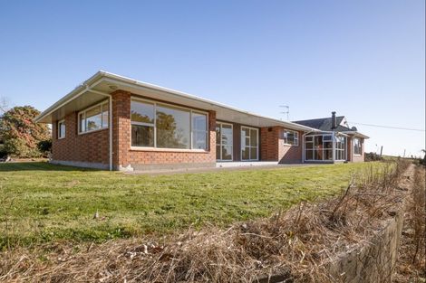 Photo of property in 310 Paraite Road, Paraite, New Plymouth, 4373