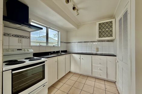Photo of property in 129 Aviemore Drive, Highland Park, Auckland, 2010
