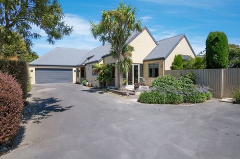 Photo of property in 17 Withells Road, Avonhead, Christchurch, 8042