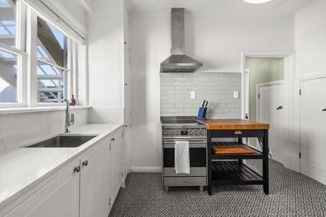 Photo of property in 4/541 Marine Parade, Napier South, Napier, 4110