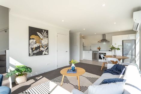 Photo of property in 2 Ara Paripari, Tawa, Wellington, 5028