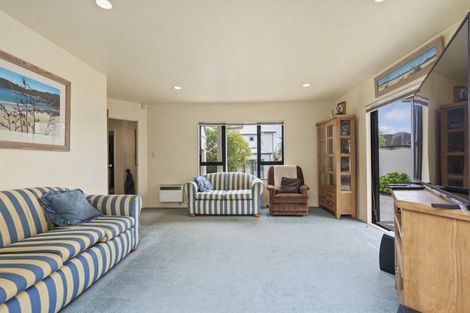 Photo of property in 352 East Coast Road, Sunnynook, Auckland, 0630