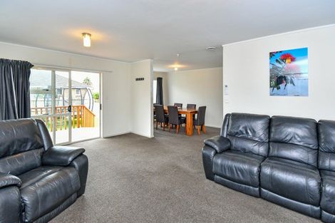 Photo of property in 2/19 Cameron Street, Papakura, 2110