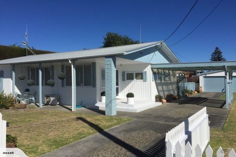 Photo of property in 4 Thomas Place, Foxton Beach, Foxton, 4815
