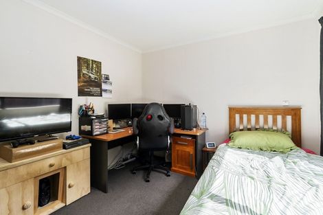 Photo of property in 21 Brooklyn Heights Drive, Kelvin Grove, Palmerston North, 4414