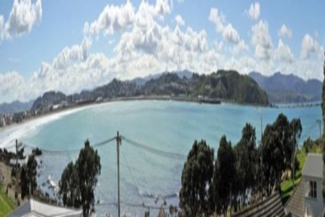 Photo of property in 314a Queens Drive, Lyall Bay, Wellington, 6022