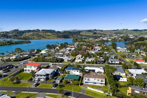 Photo of property in 6 Uenuku Avenue, Raglan, 3225