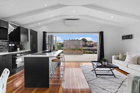 Photo of property in 1/6 Mcleod Road, Weymouth, Auckland, 2103