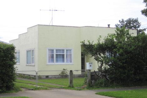 Photo of property in 17 Ruapehu Street, Castlecliff, Whanganui, 4501