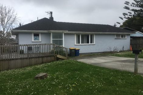 Photo of property in 5 Murray Road, Te Atatu Peninsula, Auckland, 0610
