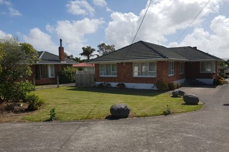 Photo of property in 37 Woodglen Road, Glen Eden, Auckland, 0602