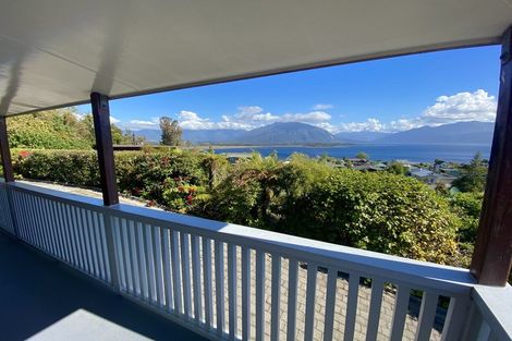 Photo of property in 10 Brownlee Drive, Moana, 7872
