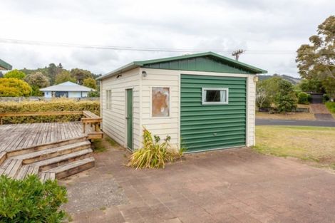 Photo of property in 318 Linton Crescent, Whangamata, 3620