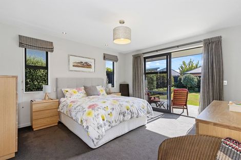 Photo of property in 14 Crown Close, Prebbleton, 7604