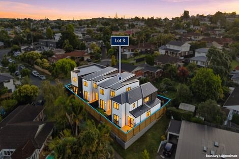 Photo of property in 15b Wilbur Place, Pakuranga Heights, Auckland, 2010