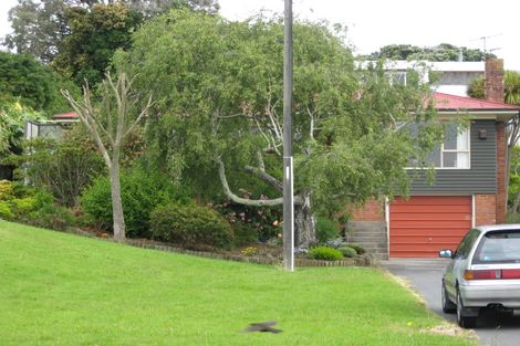 Photo of property in 17 Kiwi Esplanade, Mangere Bridge, Auckland, 2022