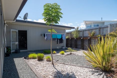 Photo of property in 11 Nancy Wake Place, Cable Bay, 0420