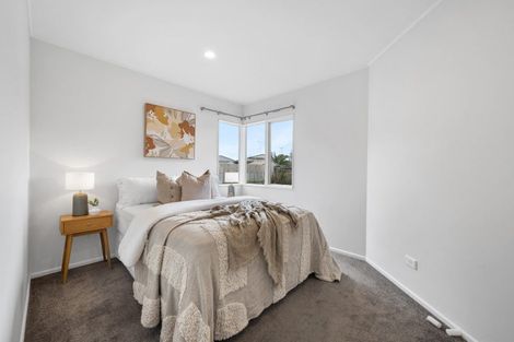 Photo of property in 54 Walworth Avenue, Pakuranga Heights, Auckland, 2010