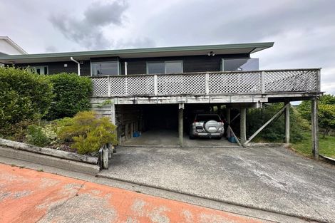 Photo of property in 49 Kakariki Grove, Waikanae, 5036