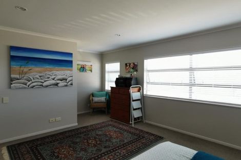 Photo of property in 21 Bellshill Close, Wattle Downs, Auckland, 2103