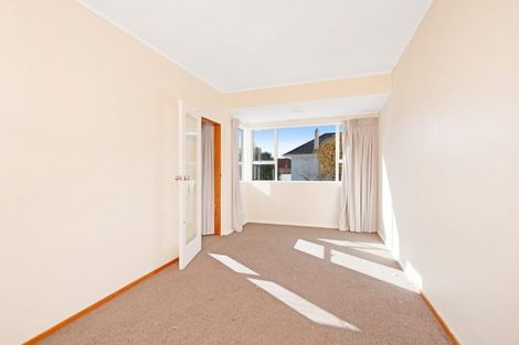 Photo of property in 2/18 Agra Crescent, Khandallah, Wellington, 6035