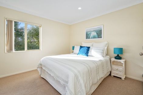 Photo of property in 22 Bermuda Place, One Tree Point, 0118