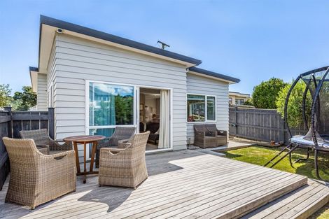 Photo of property in 42 Main Road, Titahi Bay, Porirua, 5022