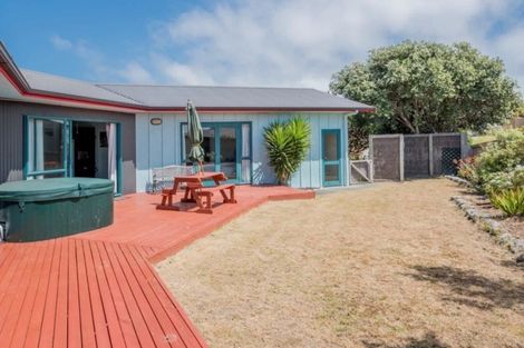 Photo of property in 7 Barrett Drive, Waikanae Beach, Waikanae, 5036