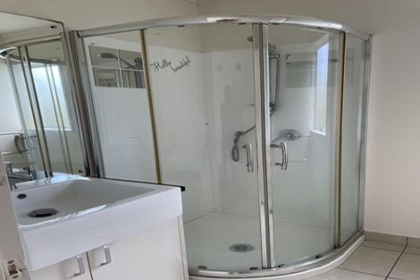 Photo of property in 2/17 Kells Place, Botany Downs, Auckland, 2010