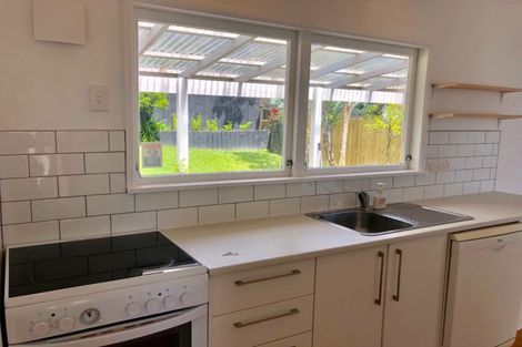 Photo of property in 3 Wirihana Road, Titirangi, Auckland, 0602