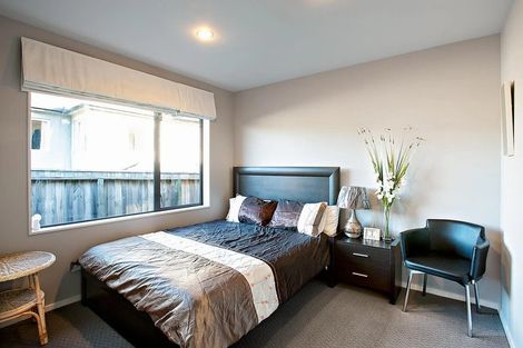 Photo of property in 1 Routeburn Avenue, Aotea, Porirua, 5024