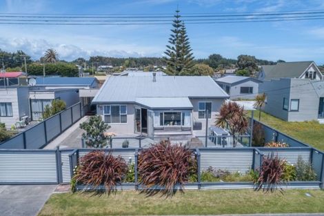 Photo of property in 45 Koputara Road, Himatangi Beach, Foxton, 4891