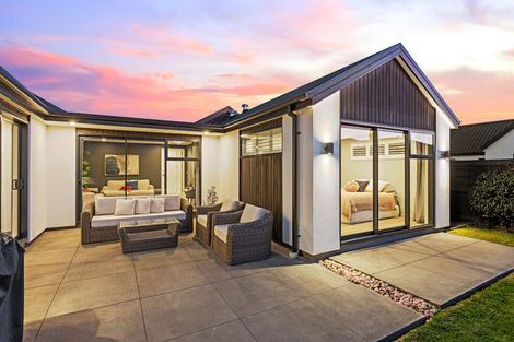 Photo of property in 15 Luxembourg Crescent, Halswell, Christchurch, 8025