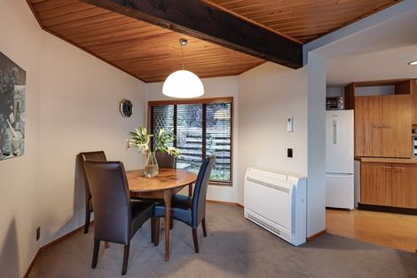 Photo of property in 10 Lordens Place, Fernhill, Queenstown, 9300