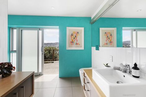 Photo of property in 6 Zaida Way, Maupuia, Wellington, 6022