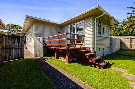 Photo of property in 28 Old South Road, Okato, 4335