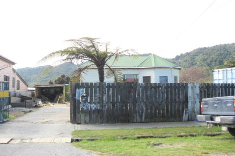 Photo of property in 17 Fox Street, Cobden, Greymouth, 7802