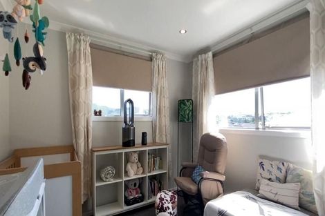 Photo of property in 25 Cresswell Place, Johnsonville, Wellington, 6037