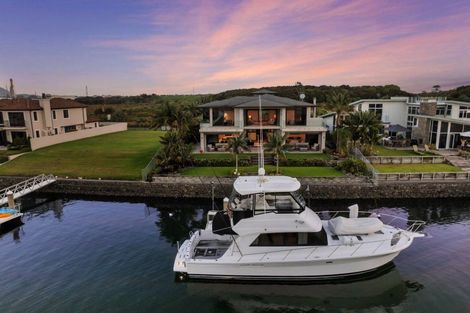 Photo of property in 12 Rauiri Drive, One Tree Point, 0118