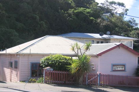 Photo of property in 32 Todman Street, Brooklyn, Wellington, 6021