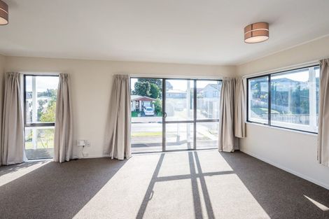 Photo of property in 66 Queens Road, Waikanae Beach, Waikanae, 5036