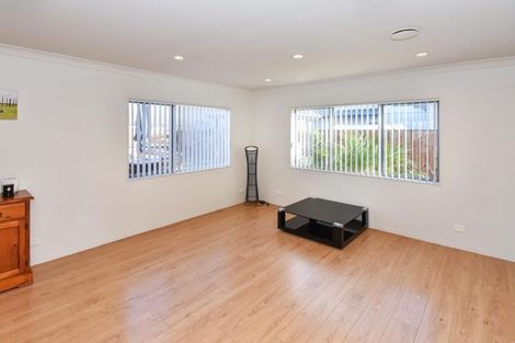 Photo of property in 8 Scotsmoor Drive, Wattle Downs, Auckland, 2103