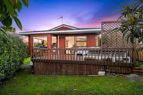 Photo of property in 3/163 Hobsonville Road, West Harbour, Auckland, 0618