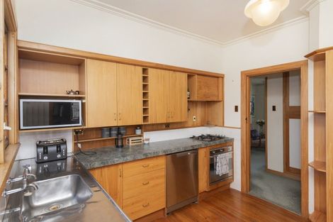 Photo of property in 75 Esplanade, Kaiti, Gisborne, 4010