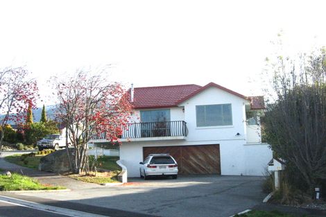 Photo of property in 49 Cedar Drive, Kelvin Heights, Queenstown, 9300