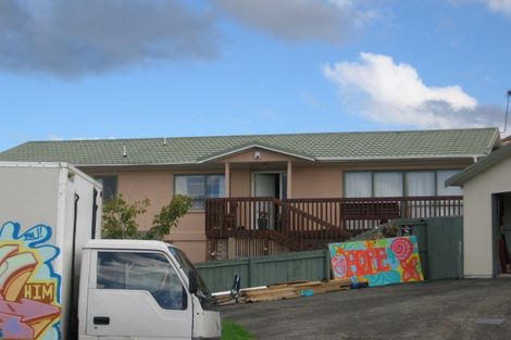 Photo of property in 2 Skybird Place, Glen Eden, Auckland, 0602