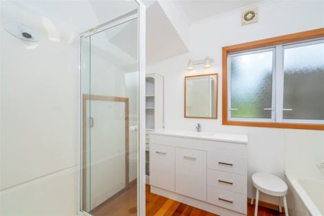 Photo of property in 164 Motu Road, Kumeu, 0891