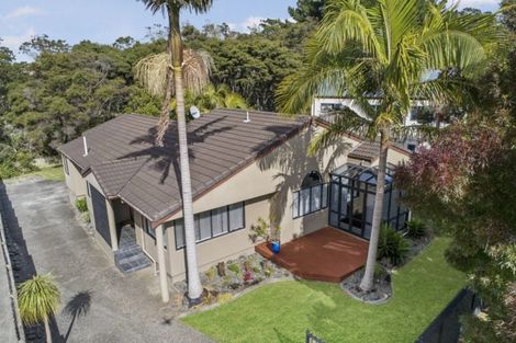 Photo of property in 54 Lagoon Way, West Harbour, Auckland, 0618