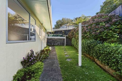Photo of property in 20 Kenmore Street, Westown, New Plymouth, 4310