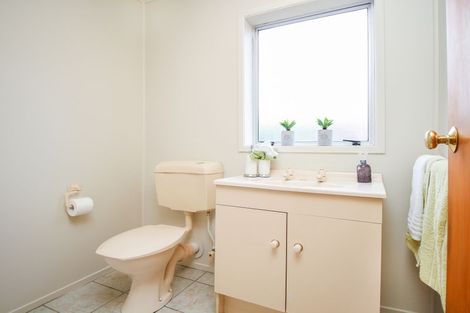 Photo of property in 19 St Catherine Crescent, West Harbour, Auckland, 0618